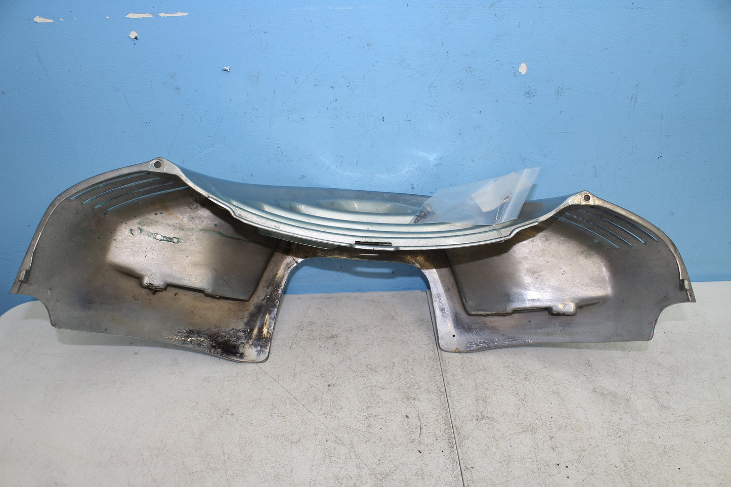 88-00 Honda Goldwing GL1500 OEM Front Lower Cowl Fairing Chrome 64300-MN5-000ZL *DMG*
