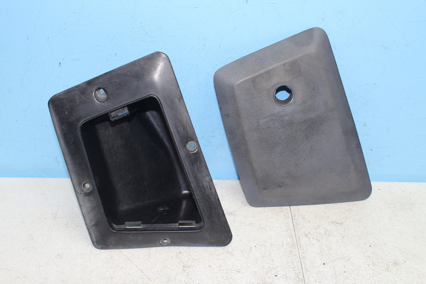 88-00 Honda Goldwing GL1500 OEM Front Right Storage Pocket w/ Lid 64220-MN5-0200