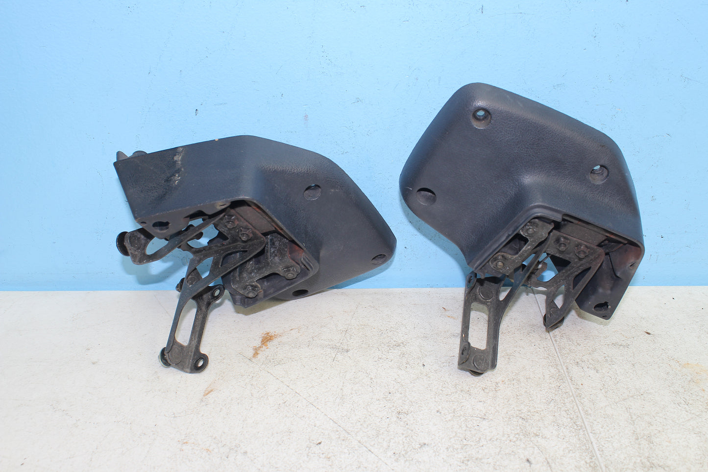 88-00 Honda Goldwing GL1500 OEM Rear Arm Rest Mount w Trunk Hinges Set