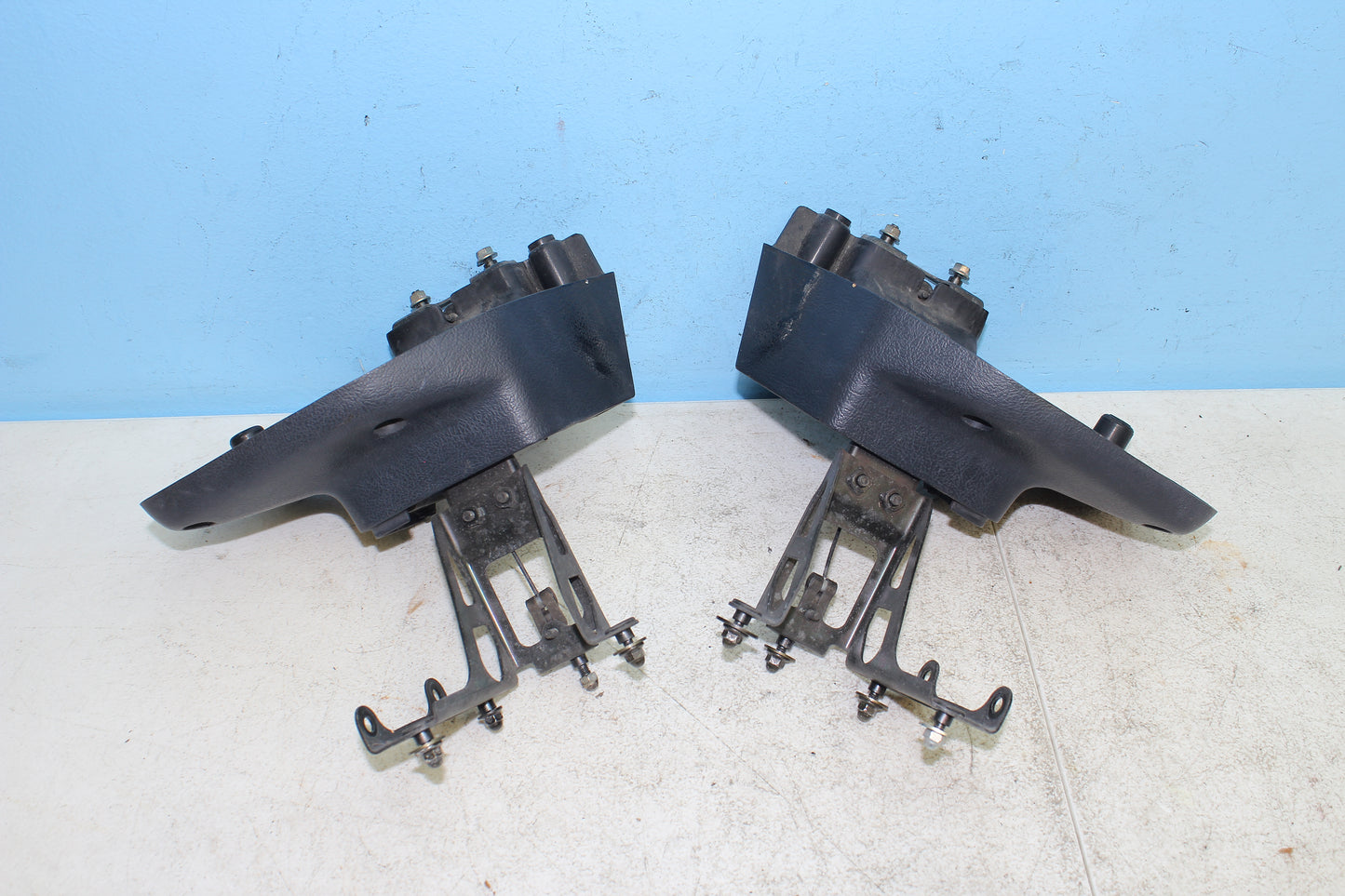 88-00 Honda Goldwing GL1500 OEM Rear Arm Rest Mount w Trunk Hinges Set