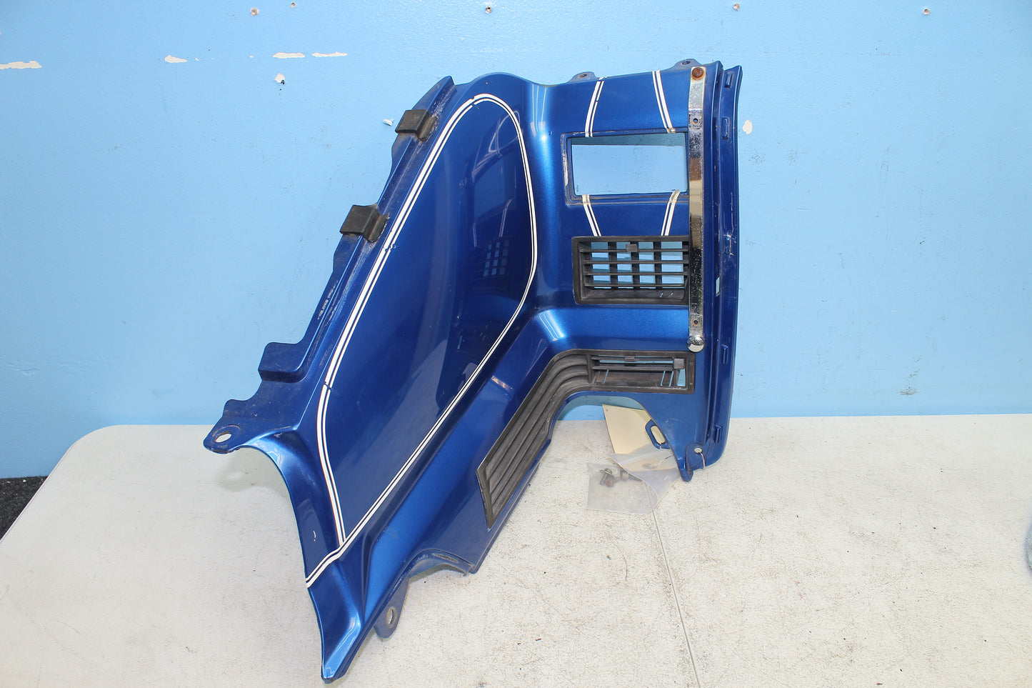 88-00 Honda Goldwing GL1500 OEM Right Upper Shelter Fairing Cover 83111-MN5-3100