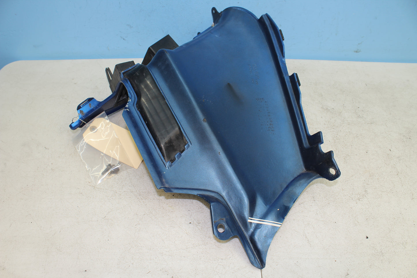88-00 Honda Goldwing GL1500 OEM Right Upper Shelter Fairing Cover 83111-MN5-3100