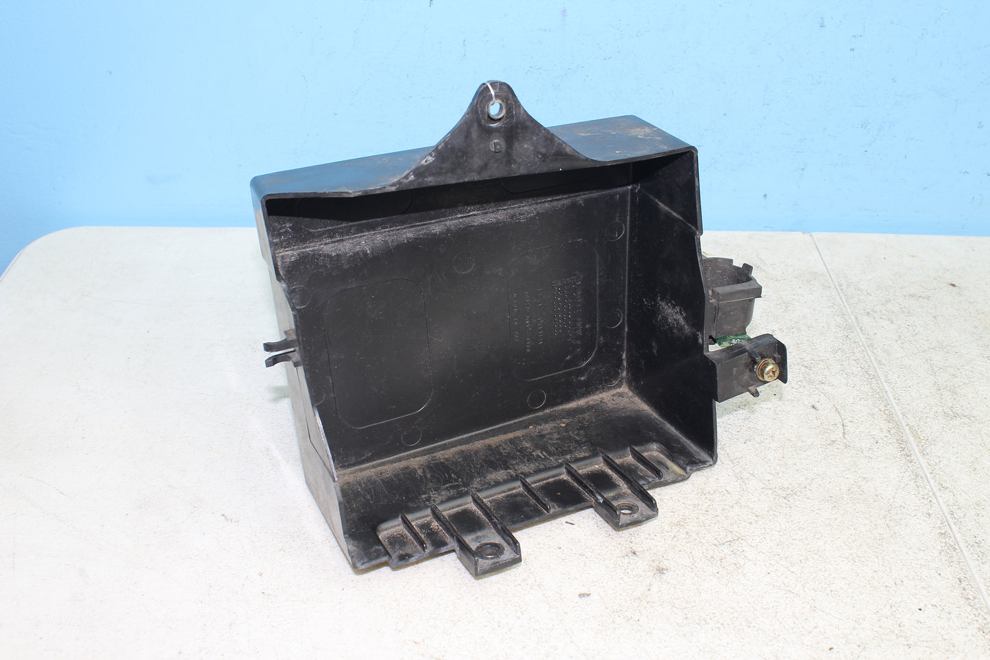 88-00 Honda Goldwing GL1500 OEM Battery Tray Box 50320-MN5-000 / 50325-MN5-000