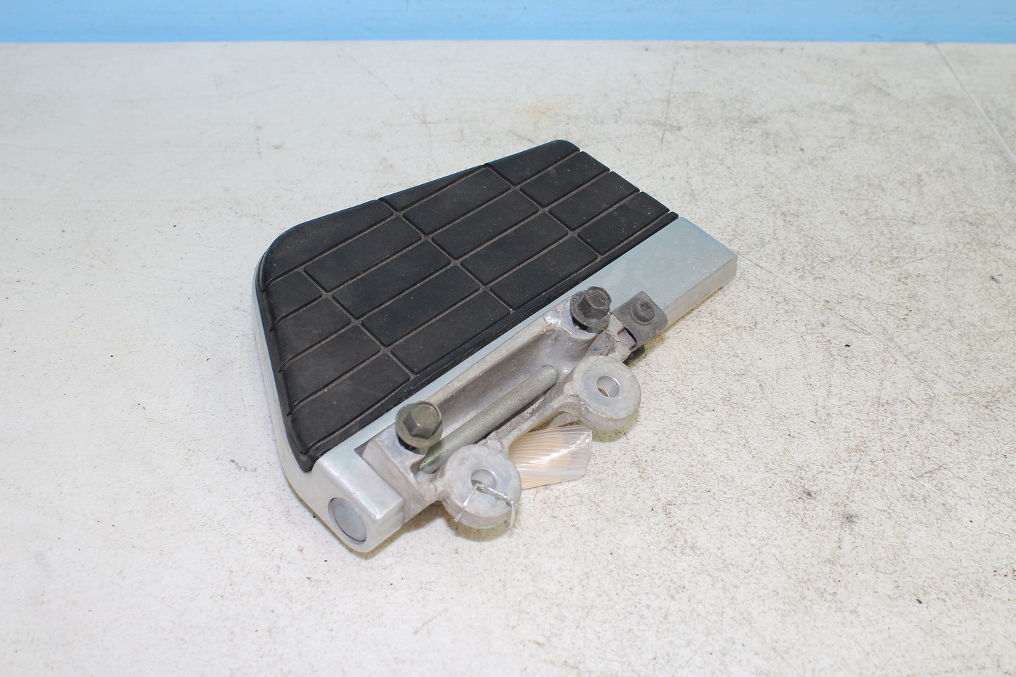 88-00 Honda Goldwing GL1500 OEM Rear Right Passenger Floorboard 50715-MW5-870