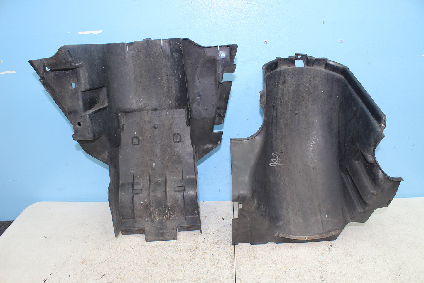 88-00 Honda Goldwing GL1500 OEM Rear Inner Fender Liner (2 pc) *DMG*