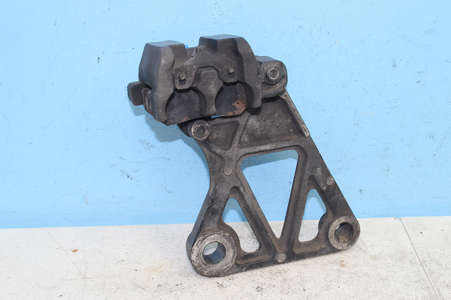 88-00 Honda Goldwing GL1500 OEM Rear Brake Caliper w Mount Bracket 43100-MT8-008