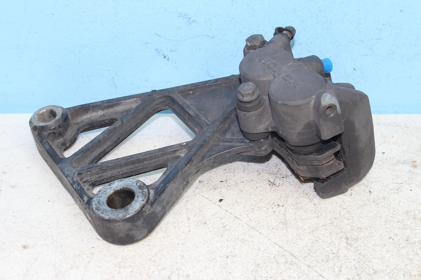 88-00 Honda Goldwing GL1500 OEM Rear Brake Caliper w Mount Bracket 43100-MT8-008