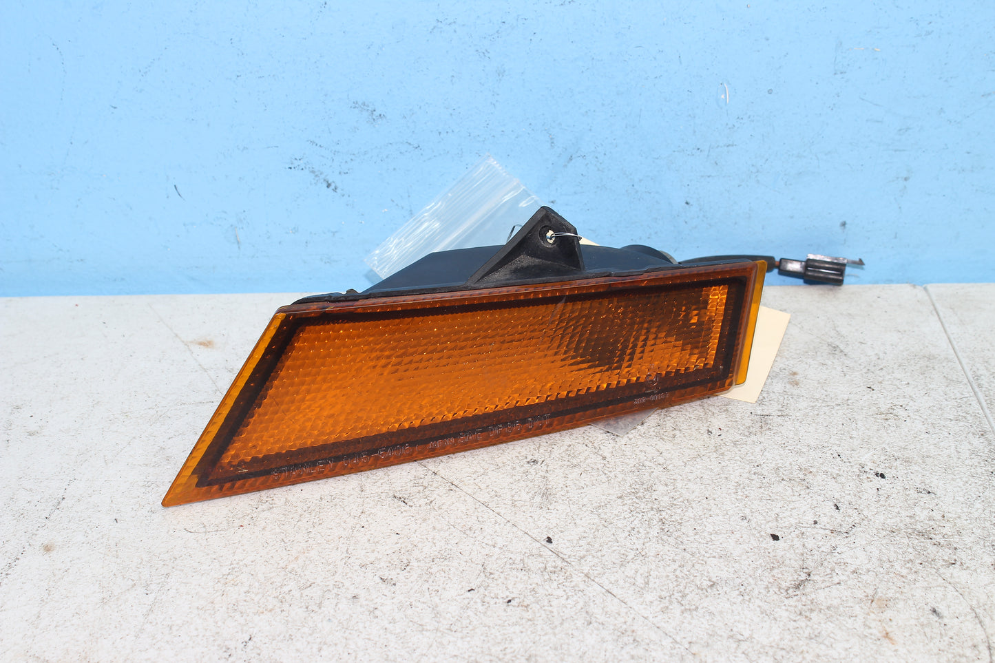 88-00 Honda Goldwing GL1500 OEM Left Front Turn Signal 33450-MN5-013