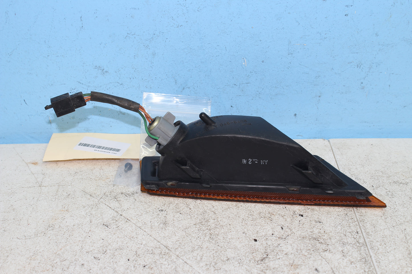 88-00 Honda Goldwing GL1500 OEM Left Front Turn Signal 33450-MN5-013