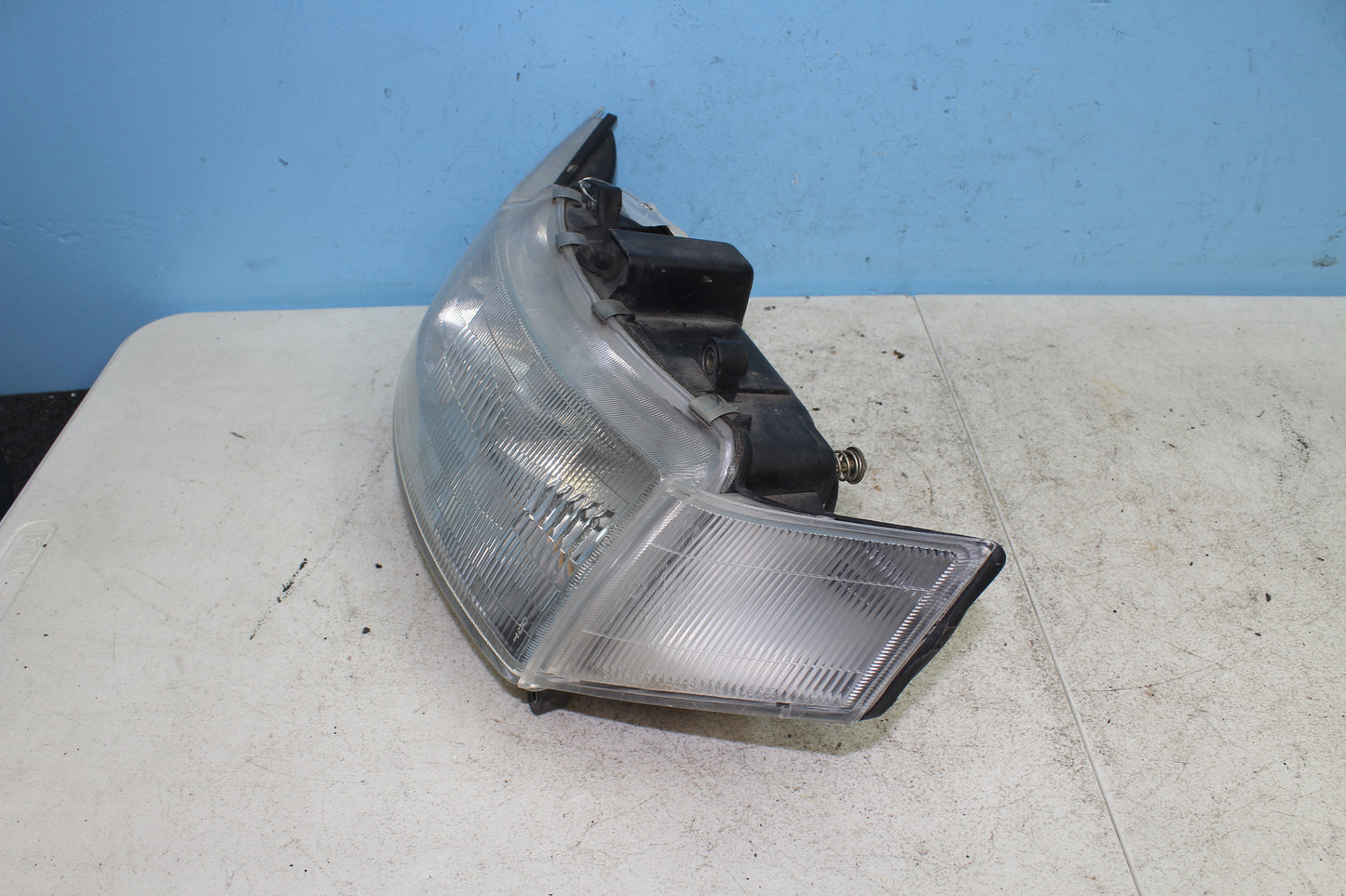 88-00 Honda Goldwing GL1500 OEM Headlight Housing 33101-MN5-053