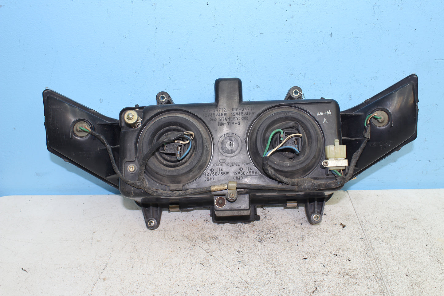 88-00 Honda Goldwing GL1500 OEM Headlight Housing 33101-MN5-053