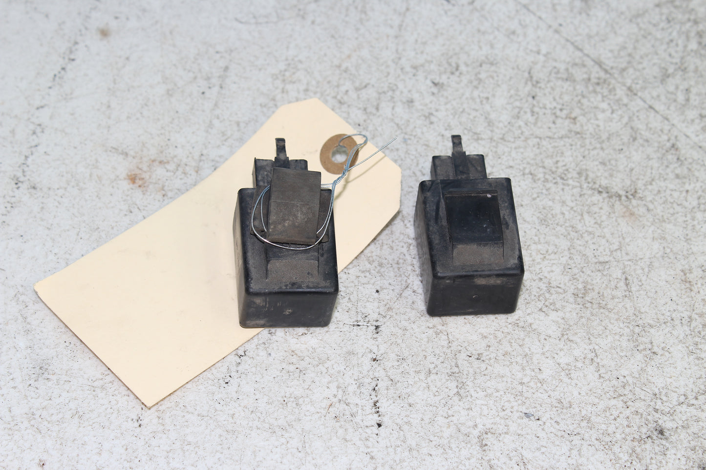 88-00 Honda Goldwing GL1500 OEM Flasher Turn Signal Relay FR-3303 Pair