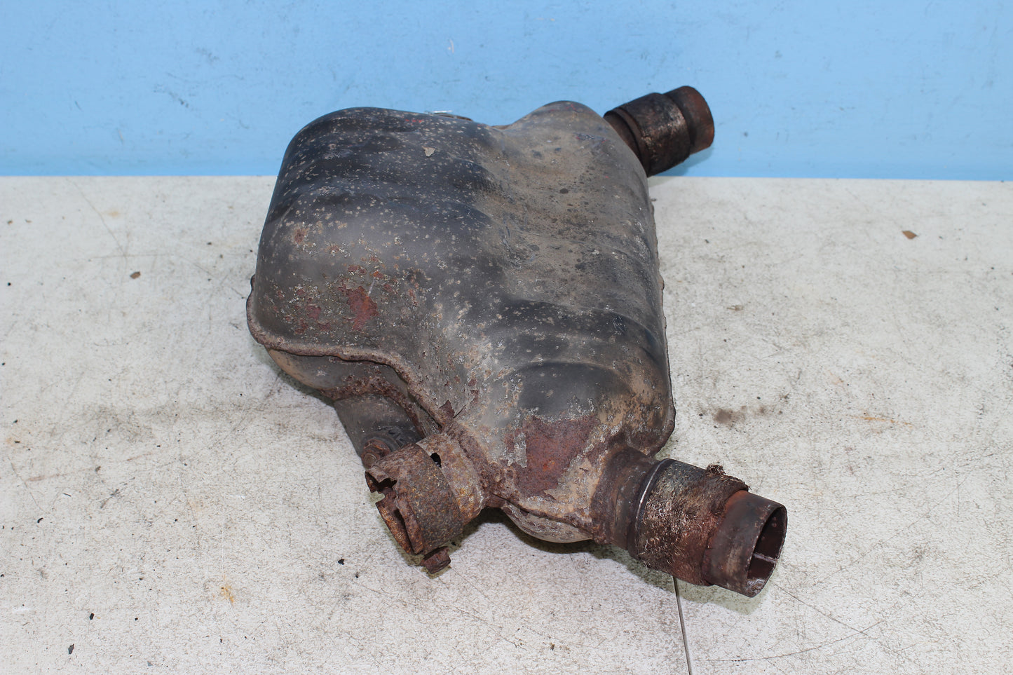 88-00 Honda Goldwing GL1500 OEM Exhaust Chamber 18340-MN5-003