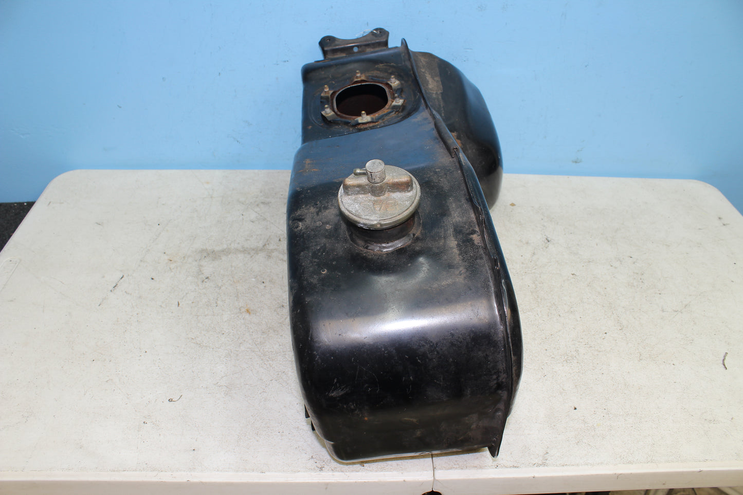88-00 Honda Goldwing GL1500 OEM Fuel Gas Tank 17510-MZ3-000 *RUSTY*