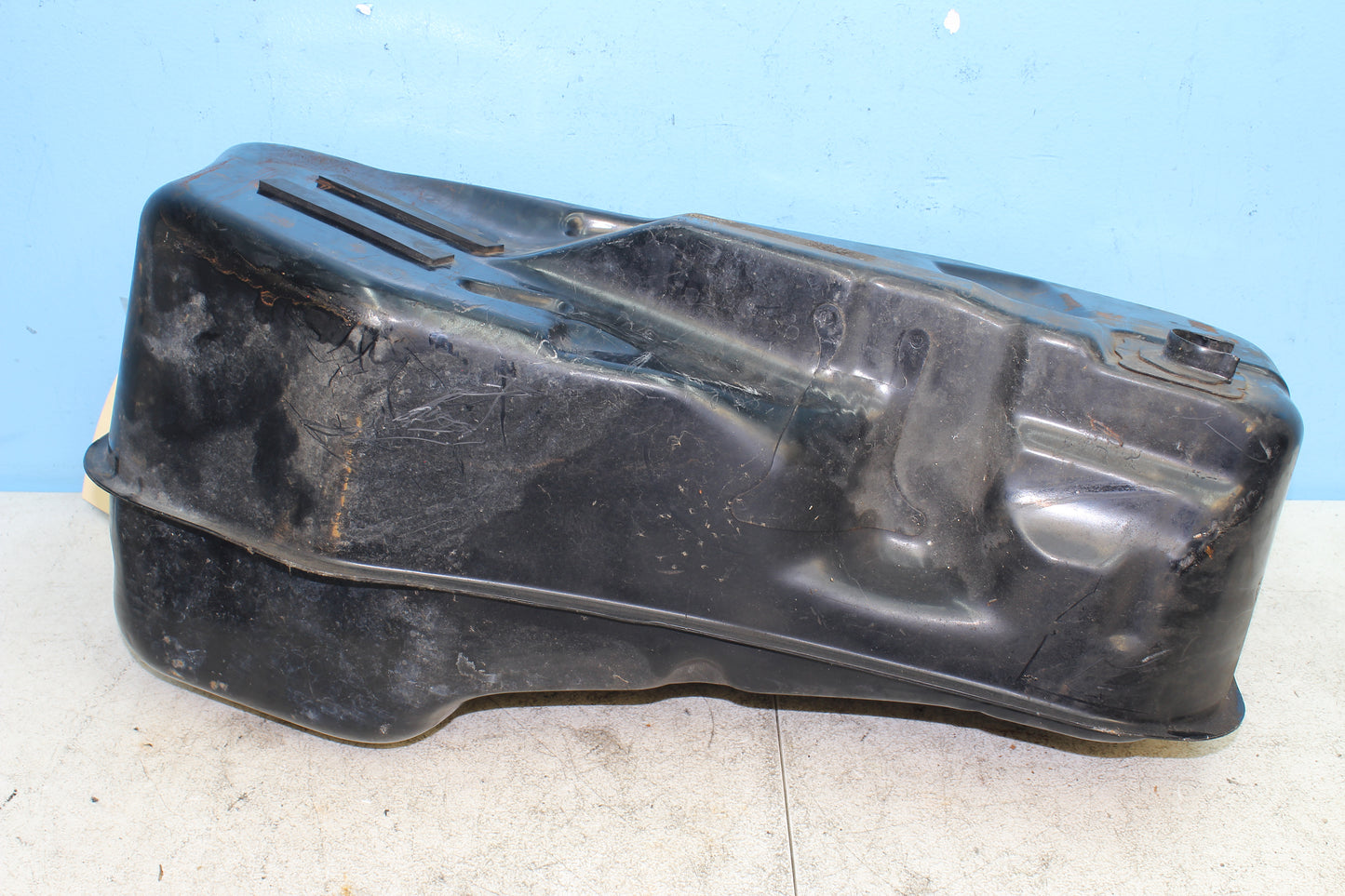 88-00 Honda Goldwing GL1500 OEM Fuel Gas Tank 17510-MZ3-000 *RUSTY*