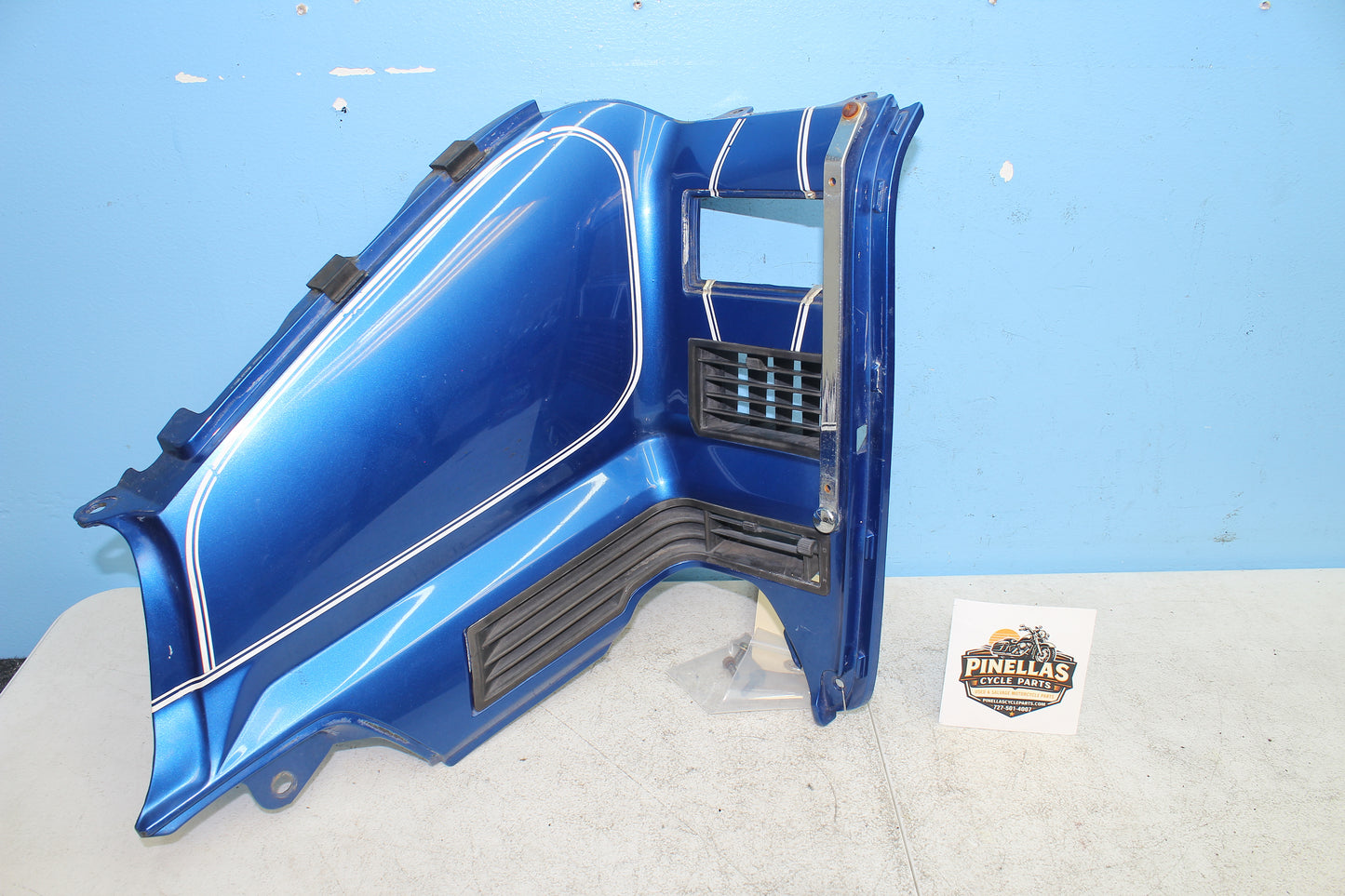 88-00 Honda Goldwing GL1500 OEM Right Upper Shelter Fairing Cover 83111-MN5-3100