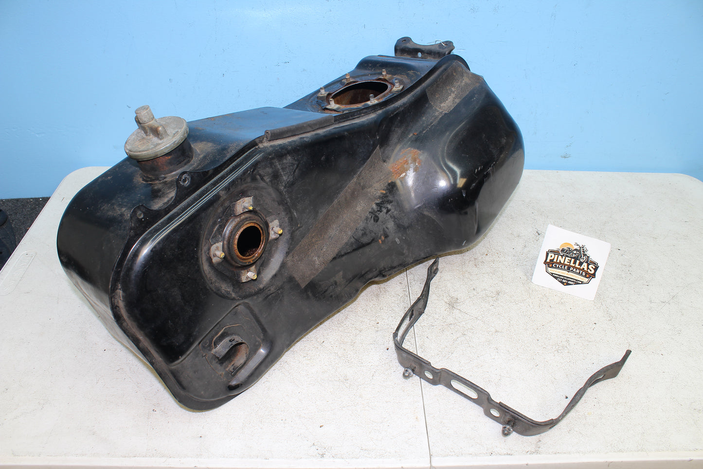 88-00 Honda Goldwing GL1500 OEM Fuel Gas Tank 17510-MZ3-000 *RUSTY*