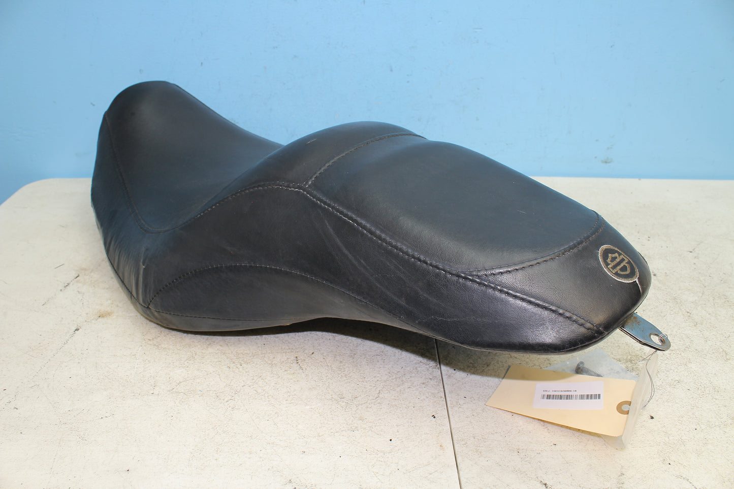 2000-2003 Harley Davidson Dyna Low Rider FXDL OEM 2-up Seat 52174-01
