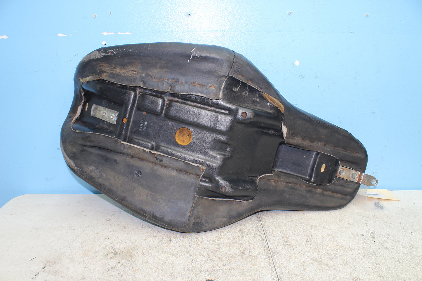 2000-2003 Harley Davidson Dyna Low Rider FXDL OEM 2-up Seat 52174-01