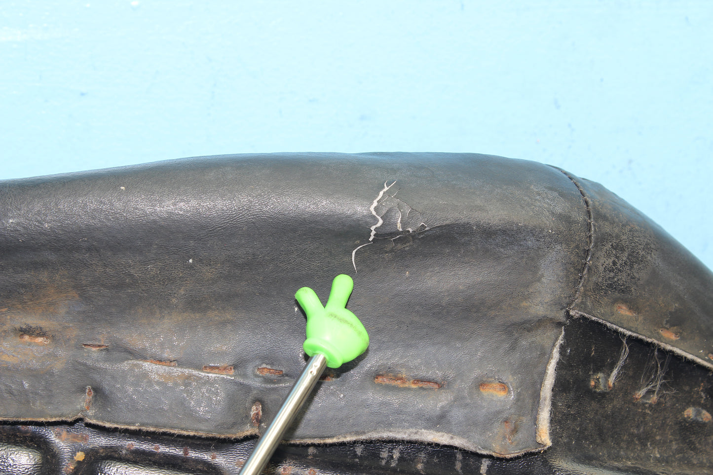 2000-2003 Harley Davidson Dyna Low Rider FXDL OEM 2-up Seat 52174-01