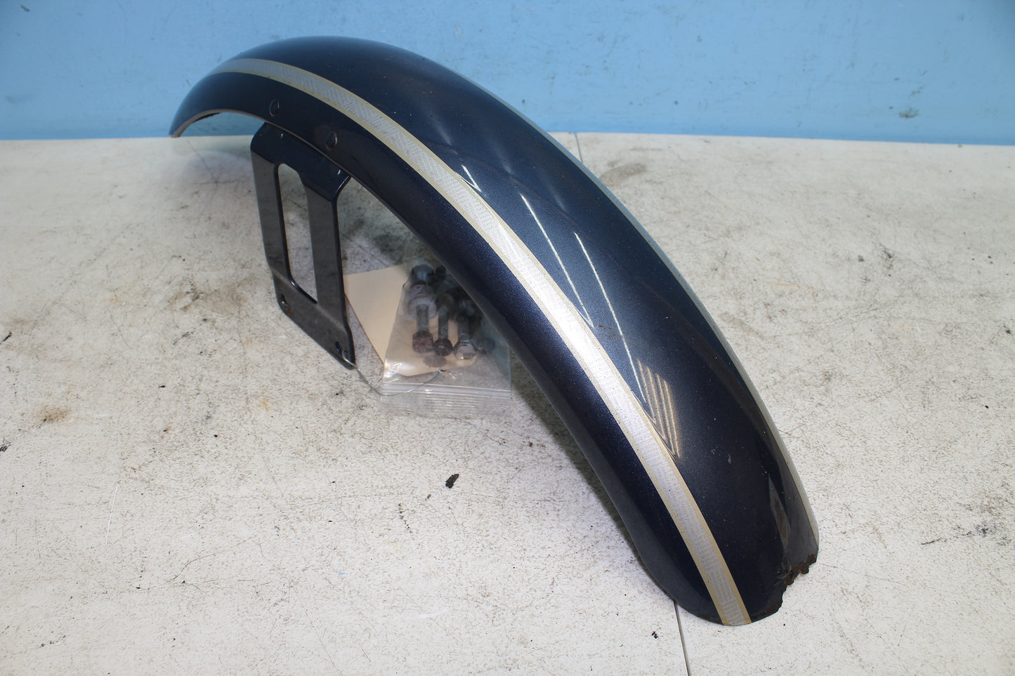 00-03 Harley Davidson Dyna Low Rider FXDL OEM Front Fender 58998-83E *DMG RUST*