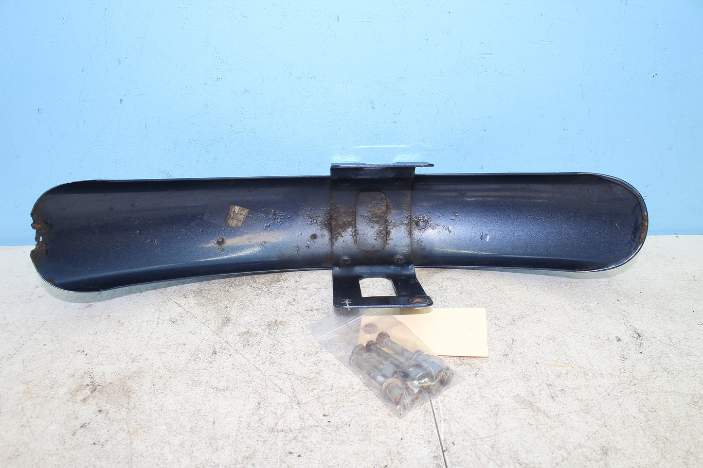 00-03 Harley Davidson Dyna Low Rider FXDL OEM Front Fender 58998-83E *DMG RUST*