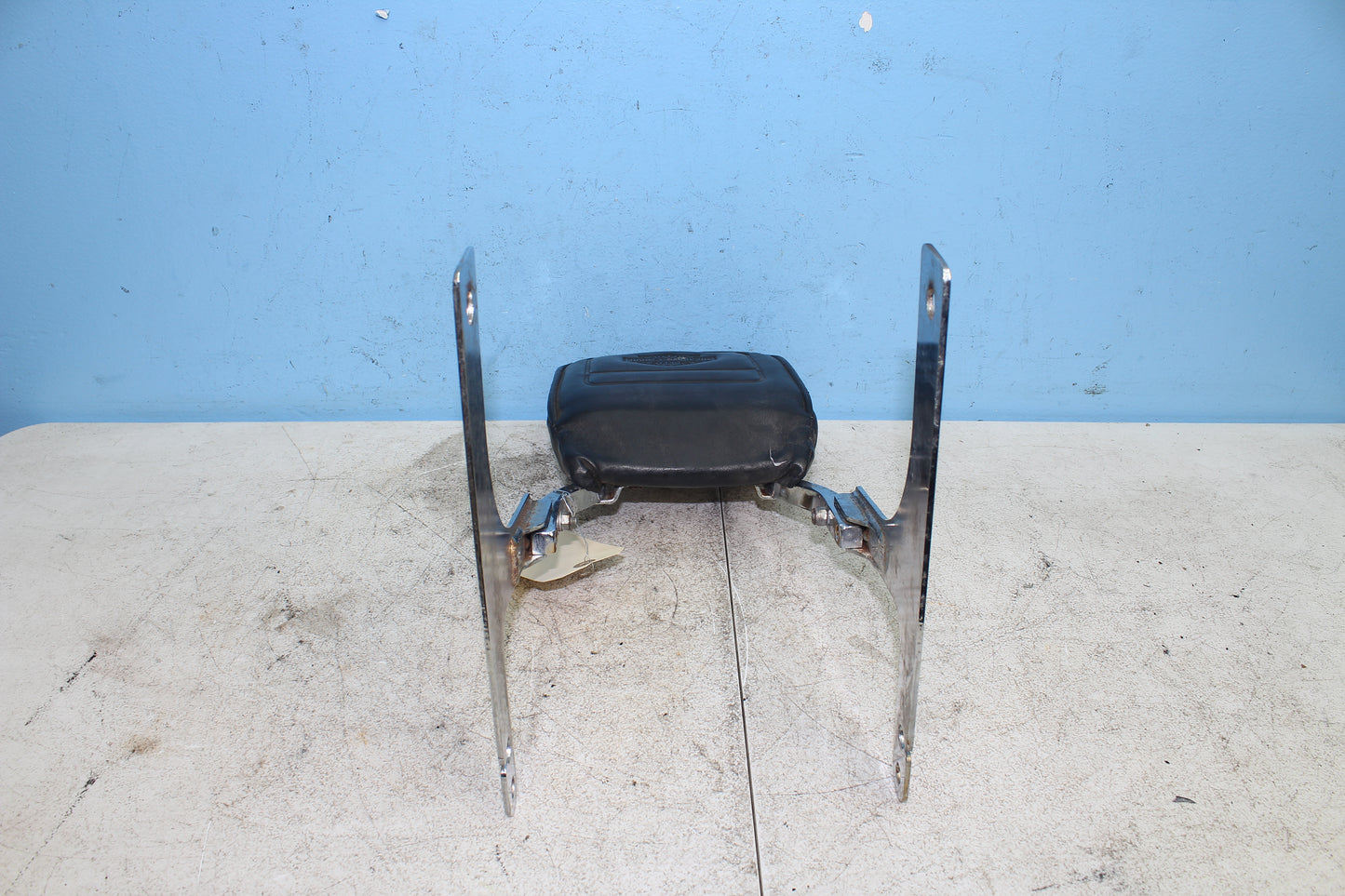 00-03 Harley Davidson Dyna Low Rider Sissy Bar / Passenger Backrest 52412-79A