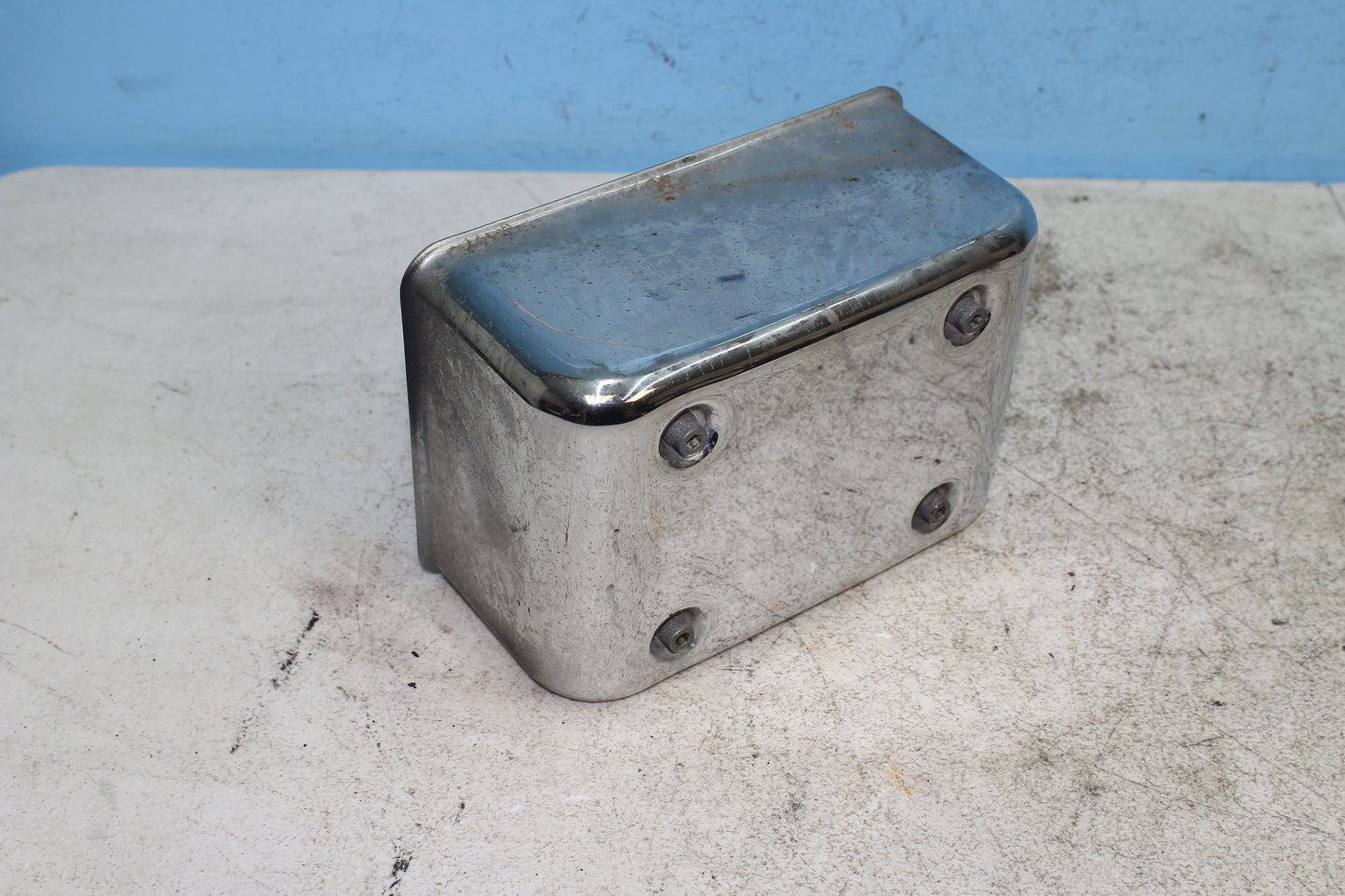 00-03 Harley Davidson Dyna Low Rider Ignition Module Fuse Panel Cover Chrome