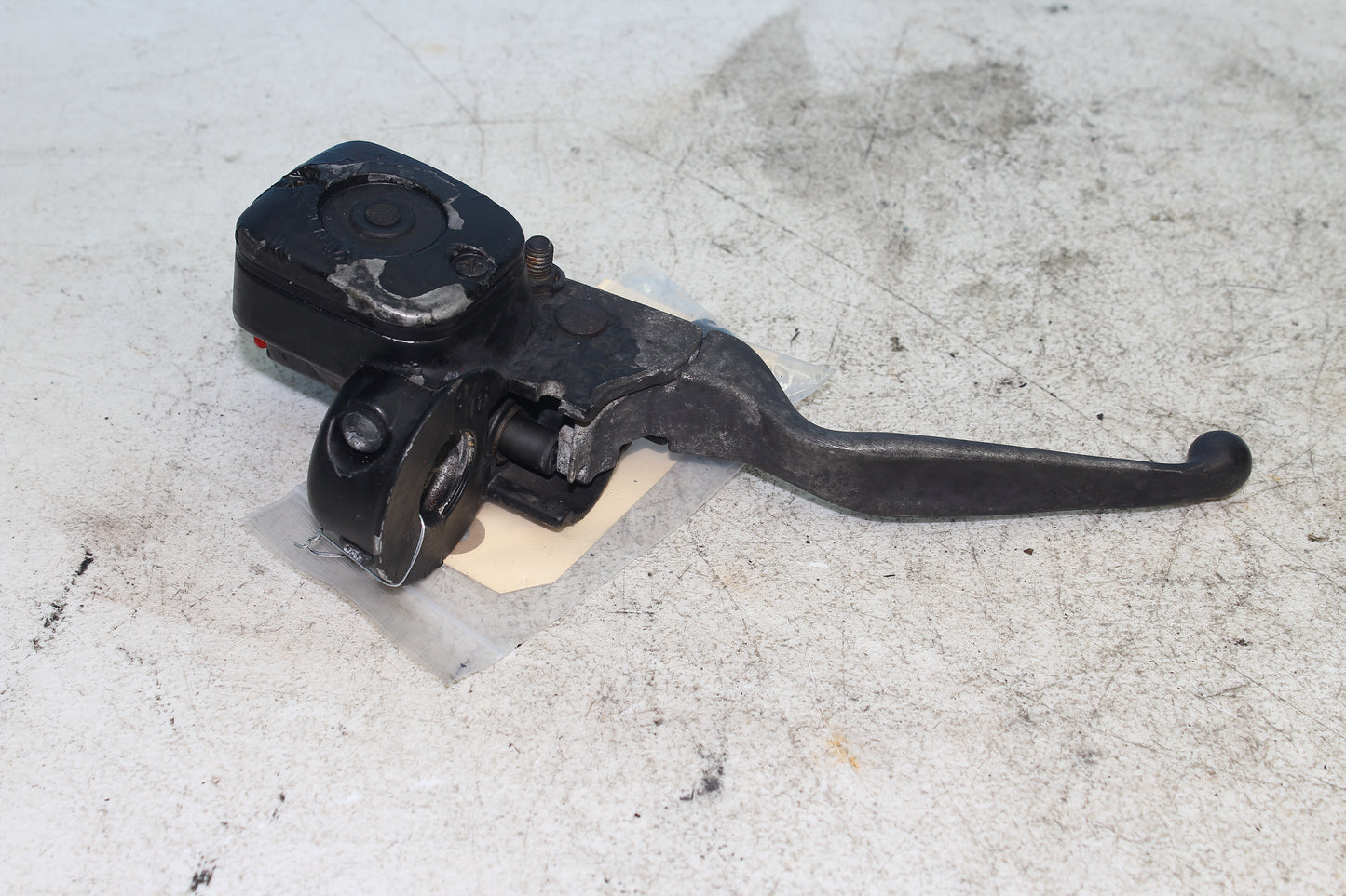 00-03 Harley Davidson Dyna Low Rider FXDL Front Brake Master Cylinder w/ Lever