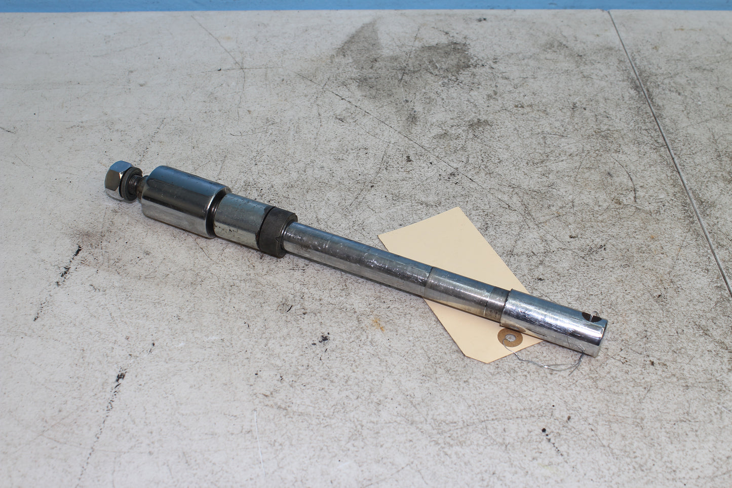 1993-2005 Harley Davidson Dyna Wide Glide OEM Front 3/4" Axle Assembly 43346-83B