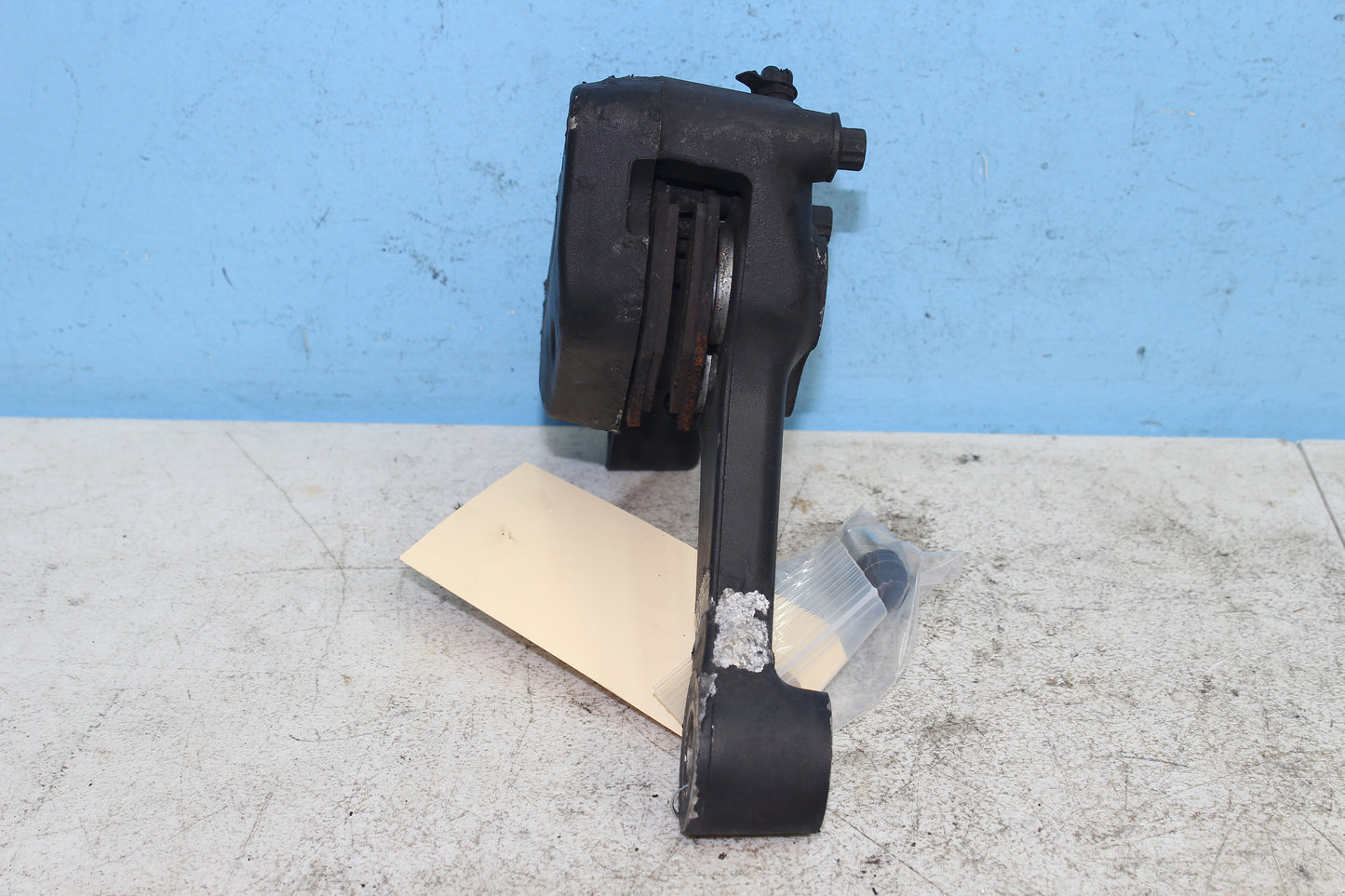 00-03 Harley Davidson Dyna Low Rider FXDL Rear Brake Caliper Assembly 44017-00D