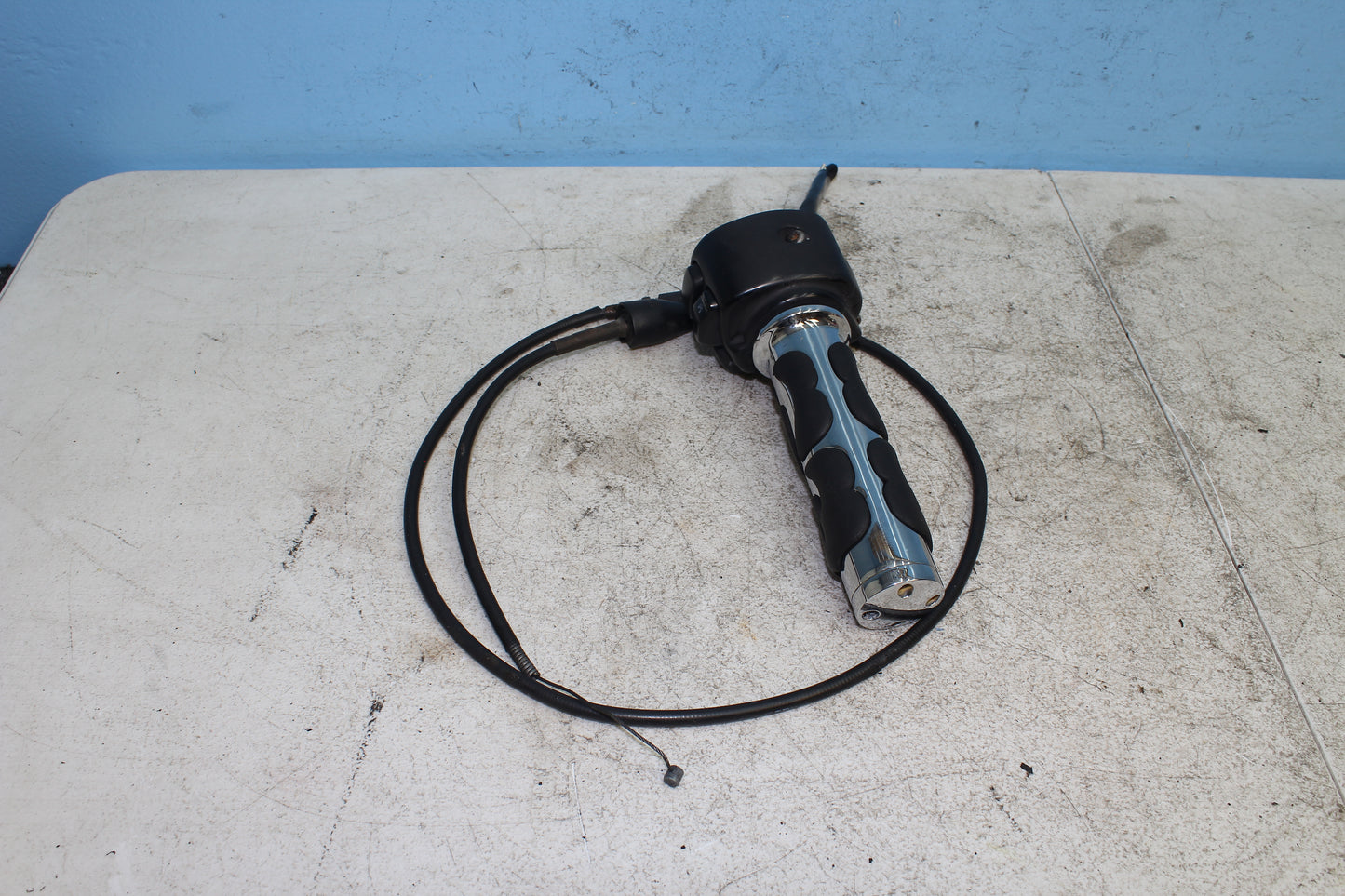 00-03 Harley Davidson Dyna Low Rider Right Hand Controls w/ Throttle *CUT WIRES*