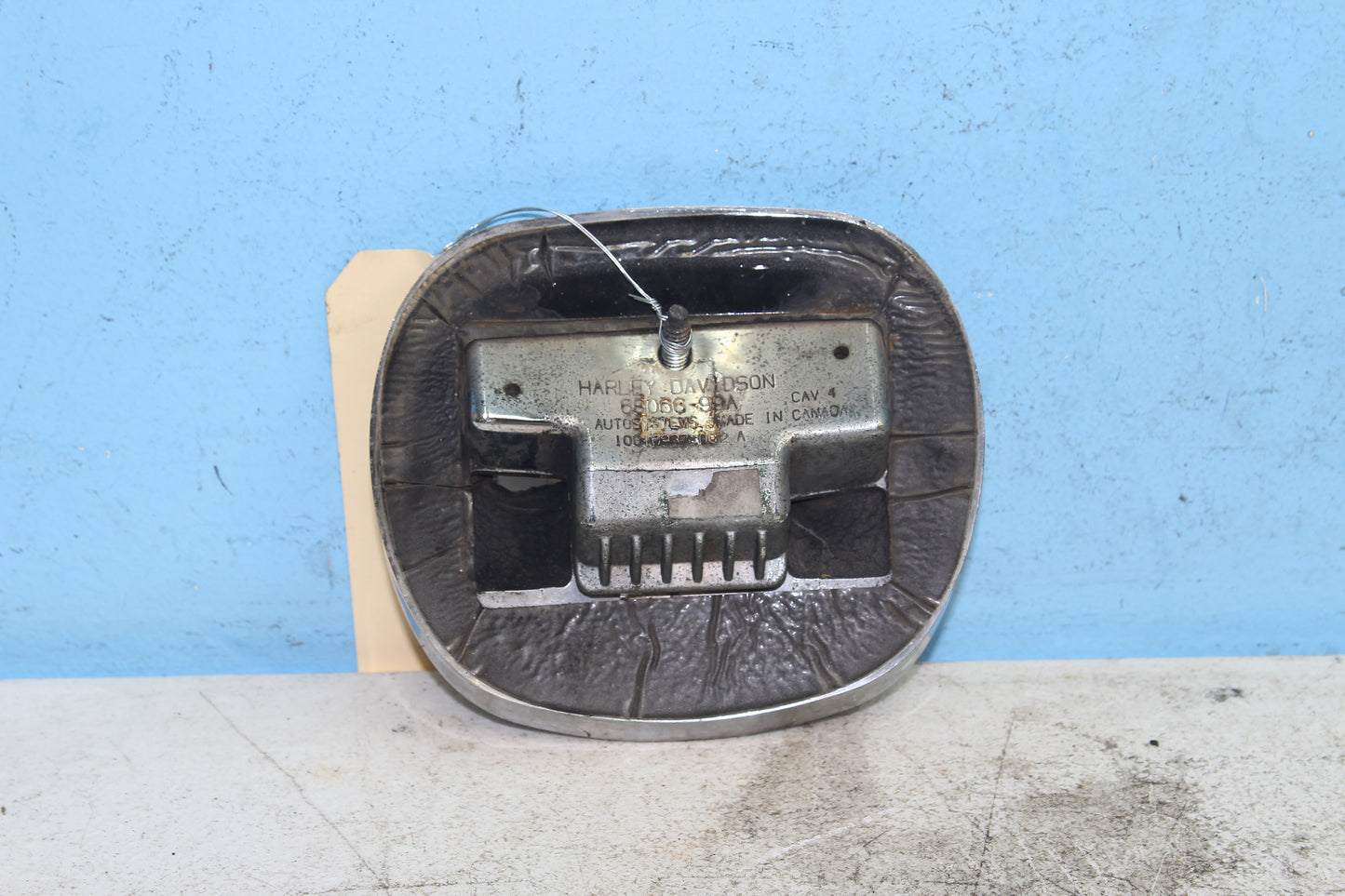 00-03 Harley Davidson Dyna Low Rider FXDL OEM Tail Light Base Plate 68066-99A