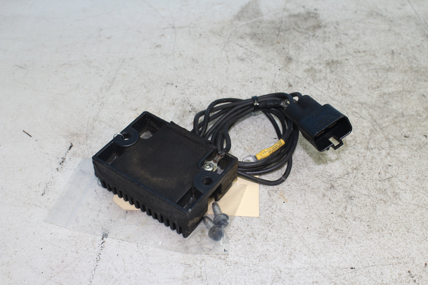 00-03 Harley Davidson Dyna Low Rider OEM Voltage Regulator Rectifier 74518-99A