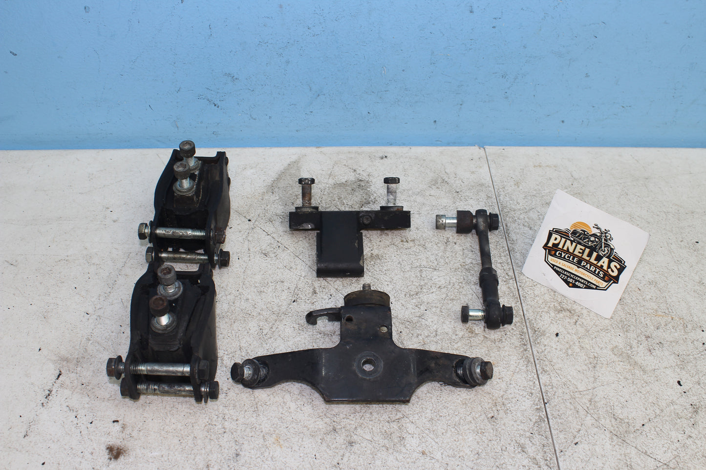 2000-2003 Harley Davidson Dyna Low Rider FXDL OEM Engine Mounting Hardware Set