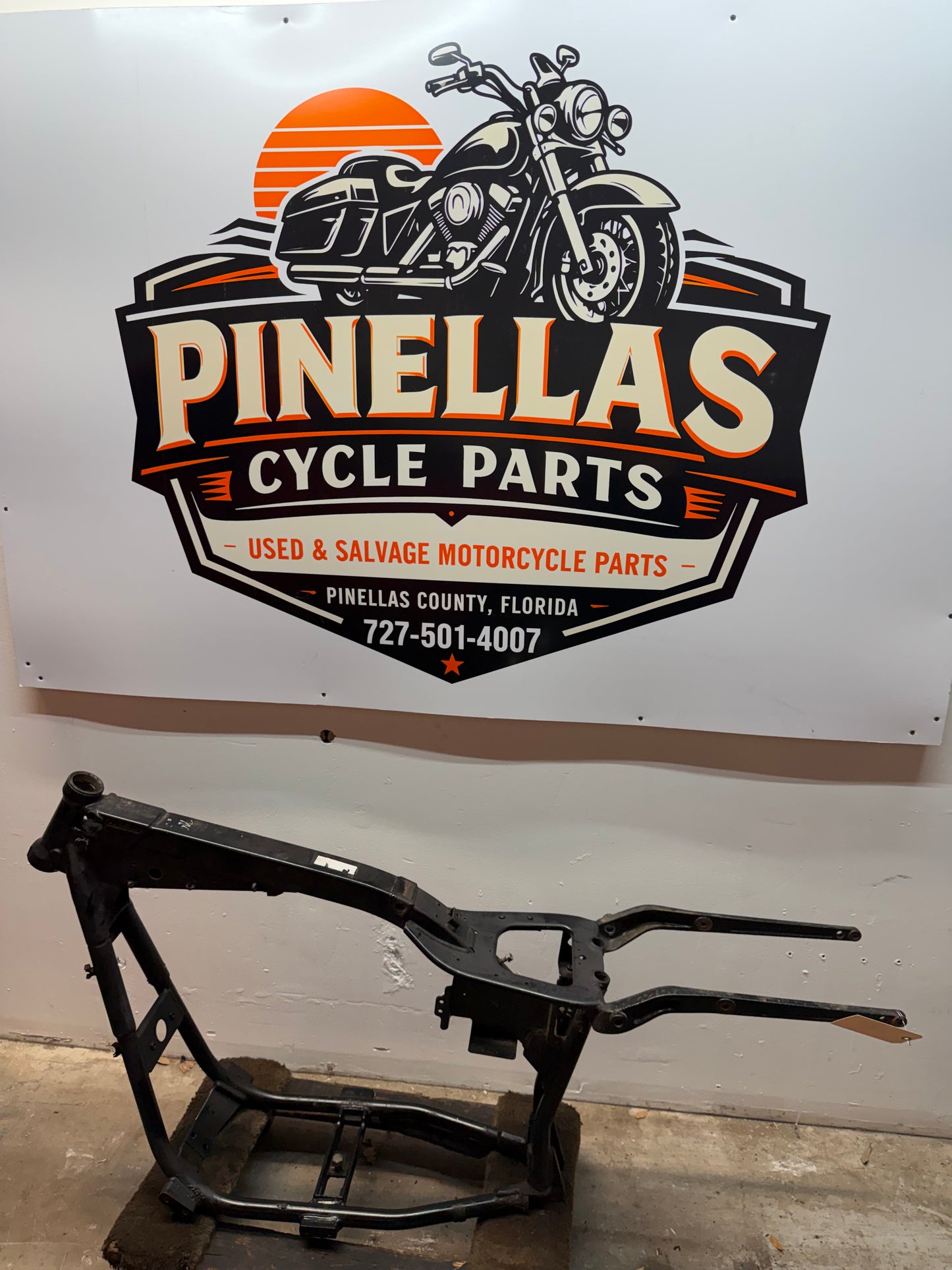 2000-2003 Harley Davidson Dyna OEM Frame 47427-02 *RUST* *CLN*