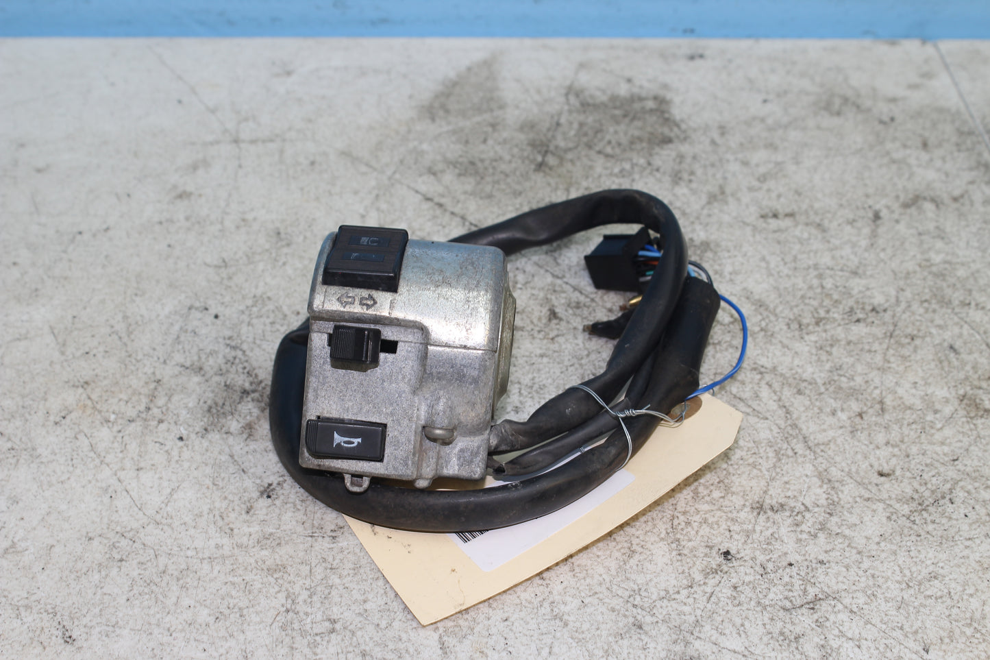 01-07 Honda Shadow Spirit VT750DC Left Control Headight Blinker Horn *DMG WIRE*