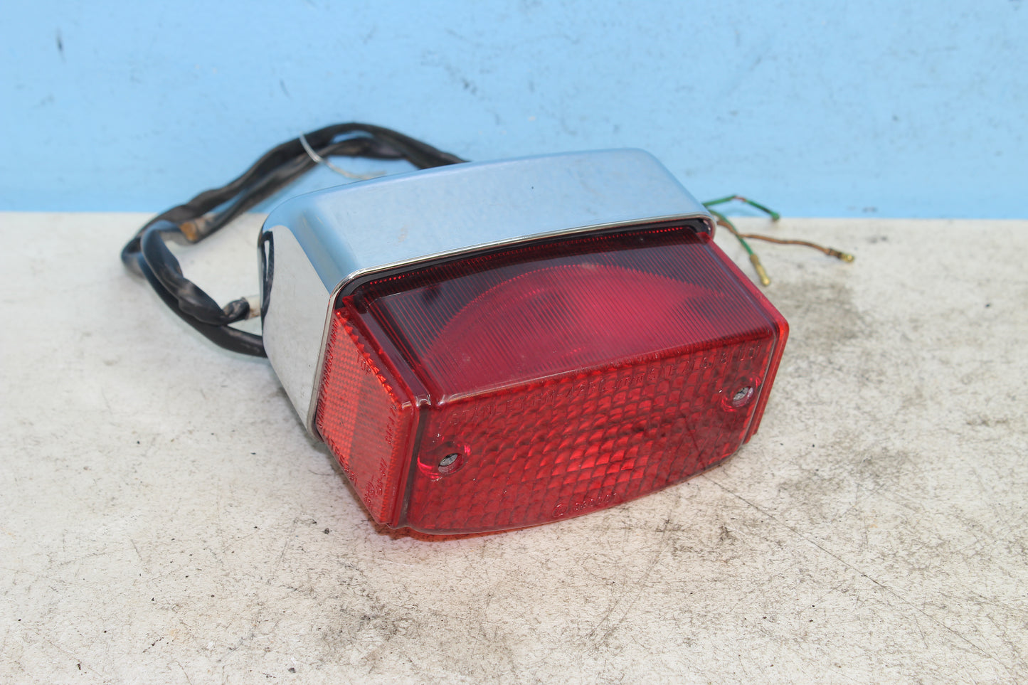 01-07 Honda Shadow Spirit VT750DC Rear Brake Tail Light *DMG WIRE* 33701-MCR-A01