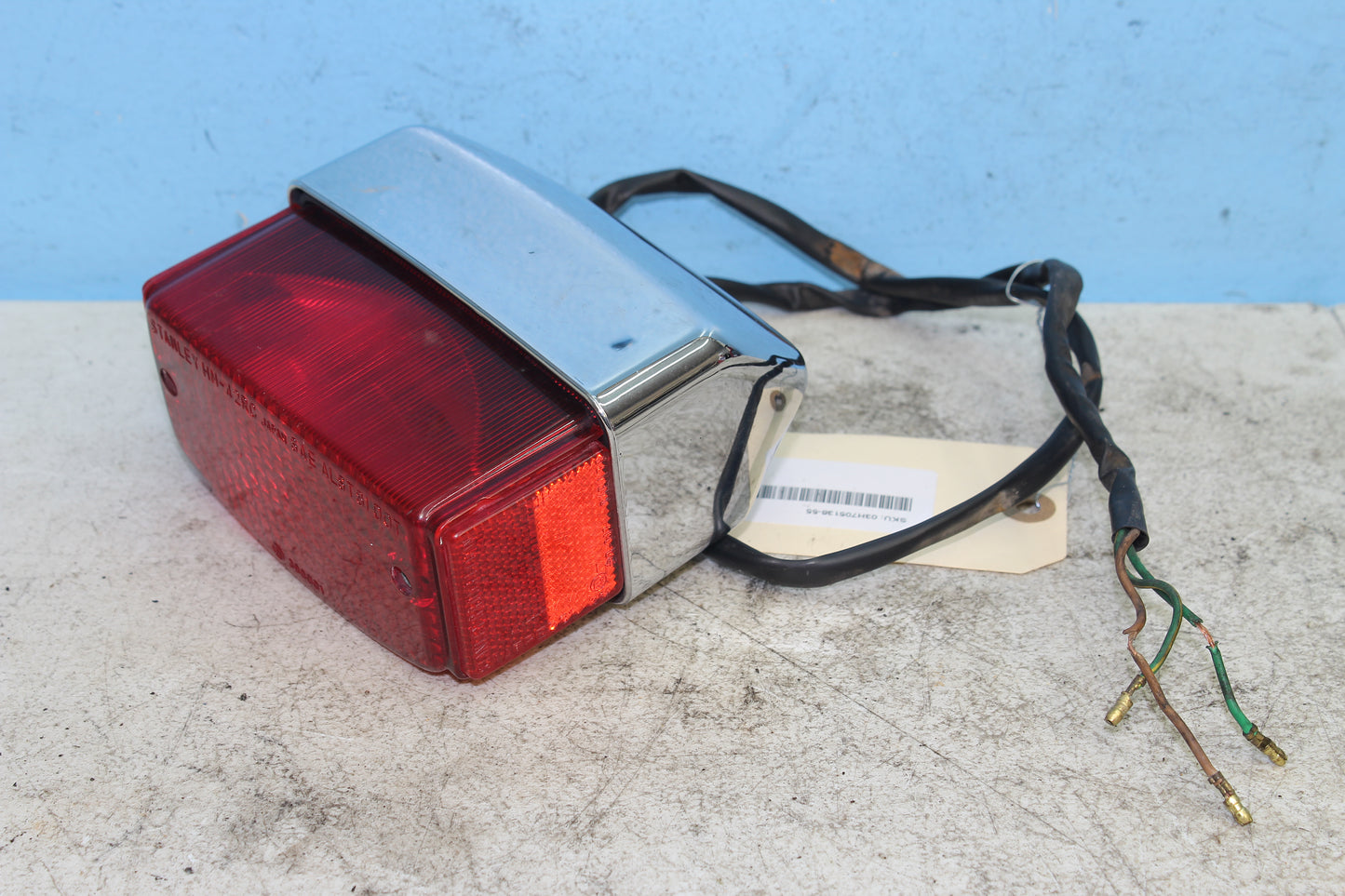 01-07 Honda Shadow Spirit VT750DC Rear Brake Tail Light *DMG WIRE* 33701-MCR-A01
