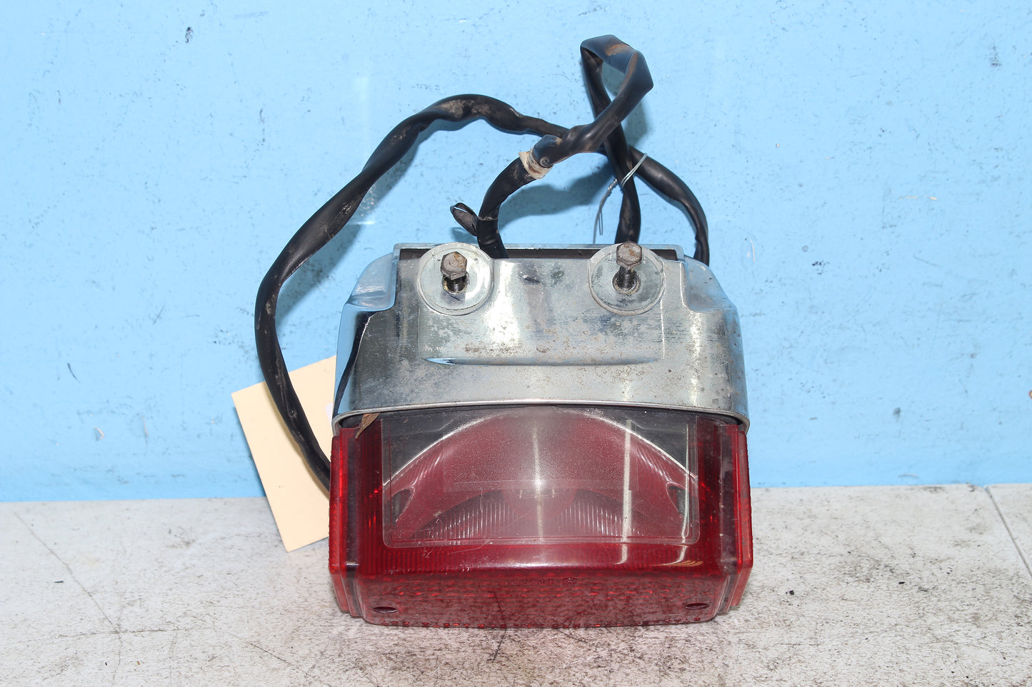 01-07 Honda Shadow Spirit VT750DC Rear Brake Tail Light *DMG WIRE* 33701-MCR-A01