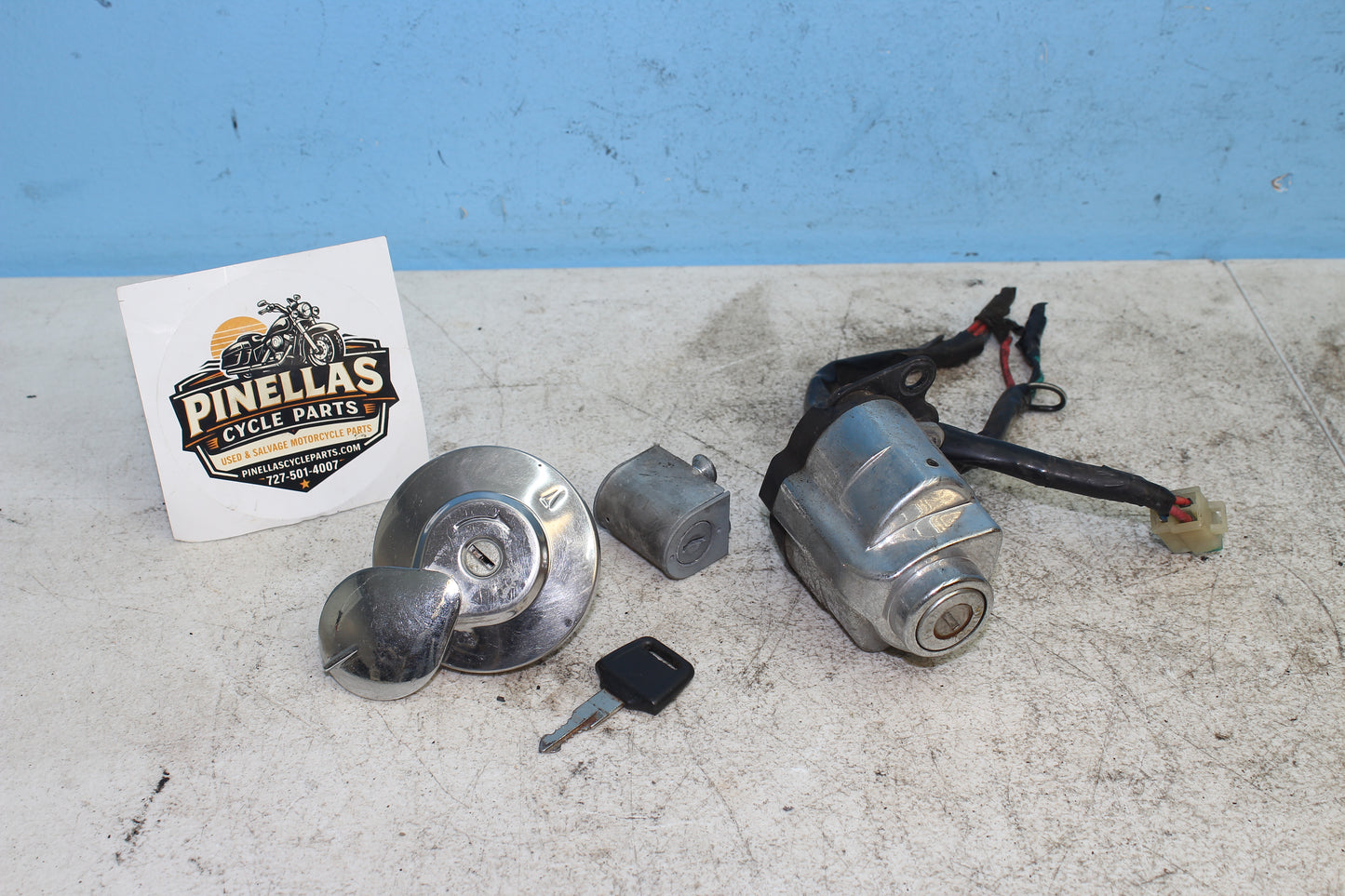 01-07 Honda Shadow Spirit VT750DC Lockset Ignition Gas Cap Fork Lock *DMG WIRE*
