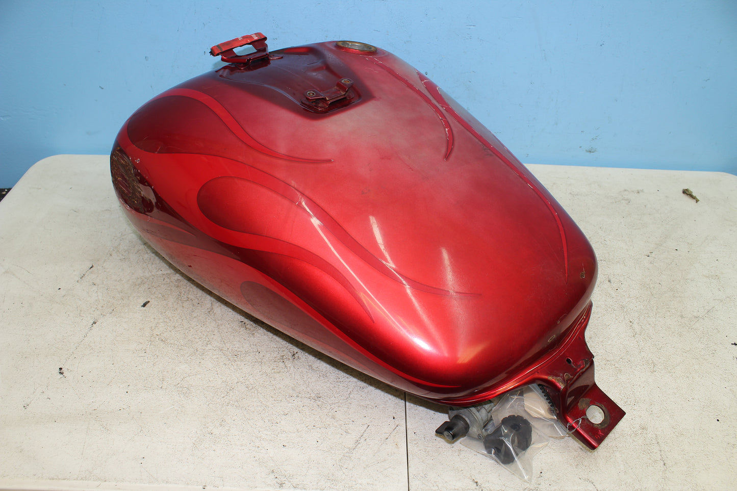 2001-2007 Honda Shadow Spirit VT750DC Gas Tank *DMG* 17520-MCR-A20ZA