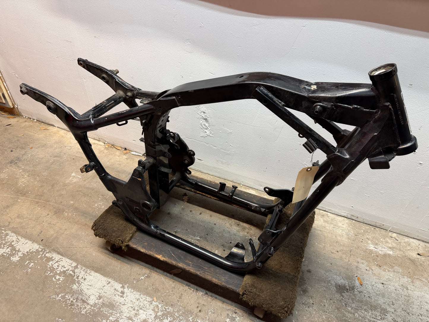 2001-2007 Honda Shadow Spirit VT750DC Frame *CLN* 50100-MCR-A00ZA