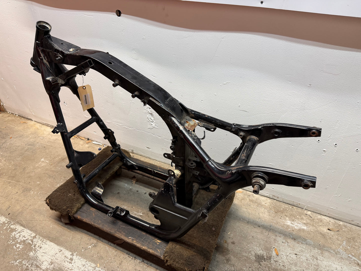 2001-2007 Honda Shadow Spirit VT750DC Frame *CLN* 50100-MCR-A00ZA