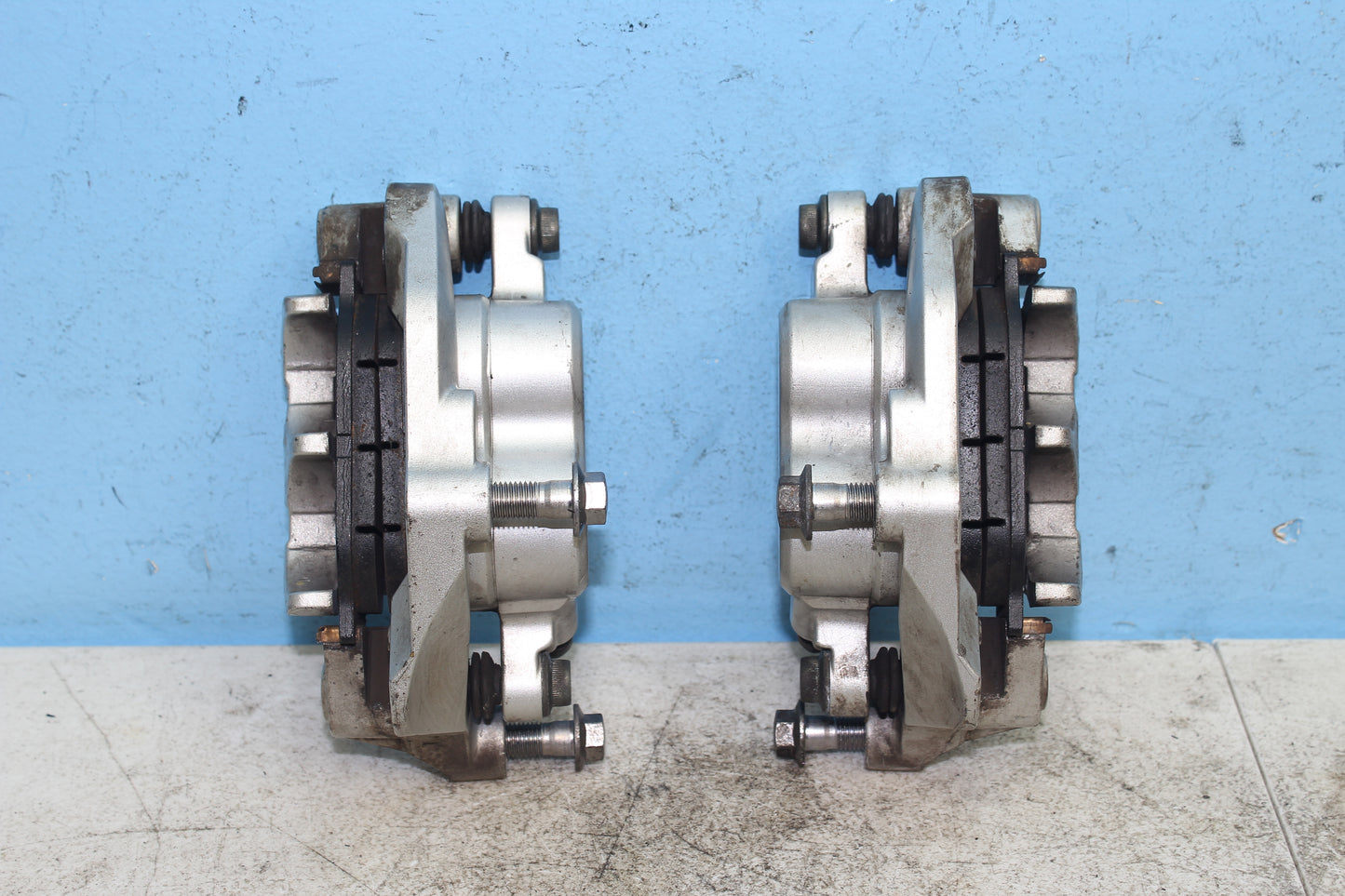 1999-2003 Yamaha Road Star Silverado XV1600 OEM Front Brake Calipers (Pair)