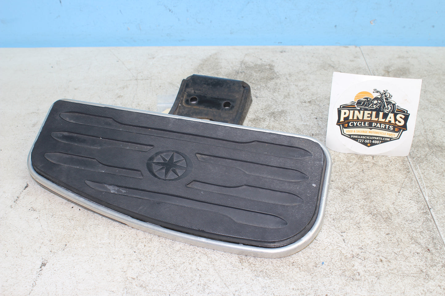 1999-2003 Yamaha Road Star Silverado XV1600 OEM Floorboard w/ Mount Right Driver