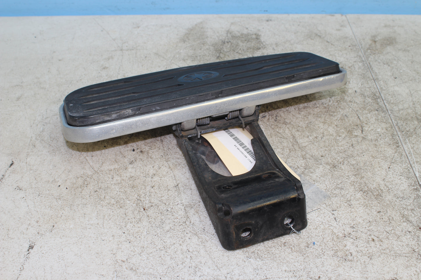 1999-2003 Yamaha Road Star Silverado XV1600 OEM Floorboard w/ Mount Right Driver