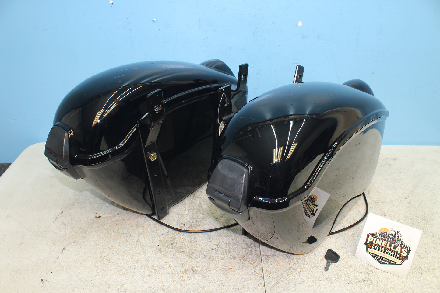 1999-2003 Yamaha Road Star Silverado XV1600 Aftermarket Saddlebags w/ Key (PAIR)