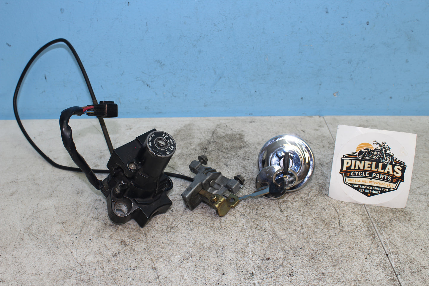 99-03 Yamaha Road Star Silverado XV1600 OEM Ignition Seat Latch Gas Cap w/ Key