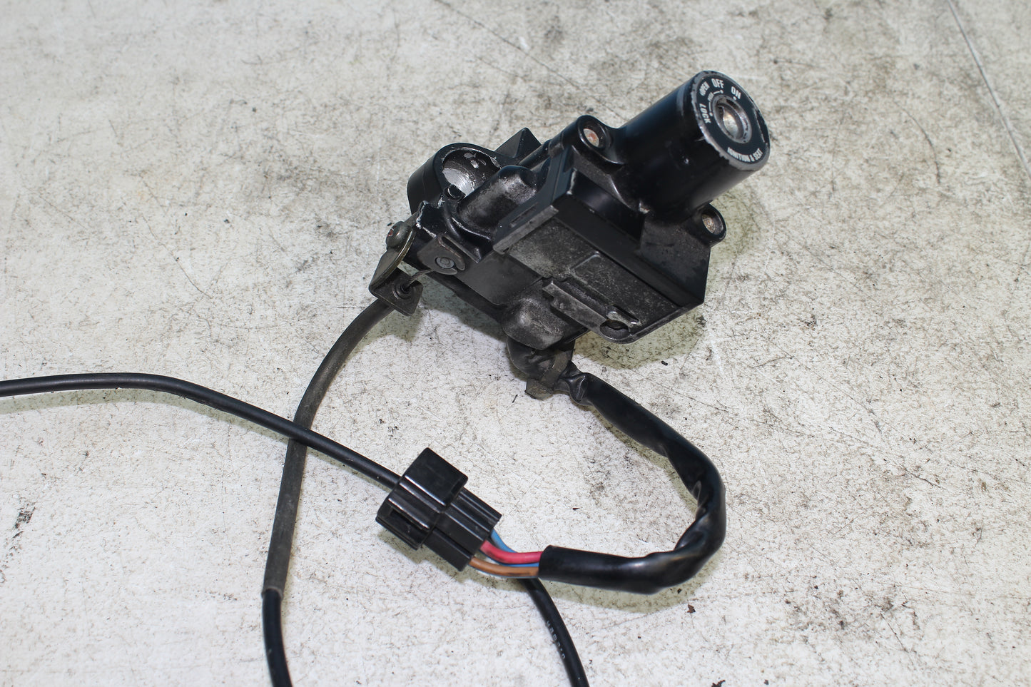99-03 Yamaha Road Star Silverado XV1600 OEM Ignition Seat Latch Gas Cap w/ Key
